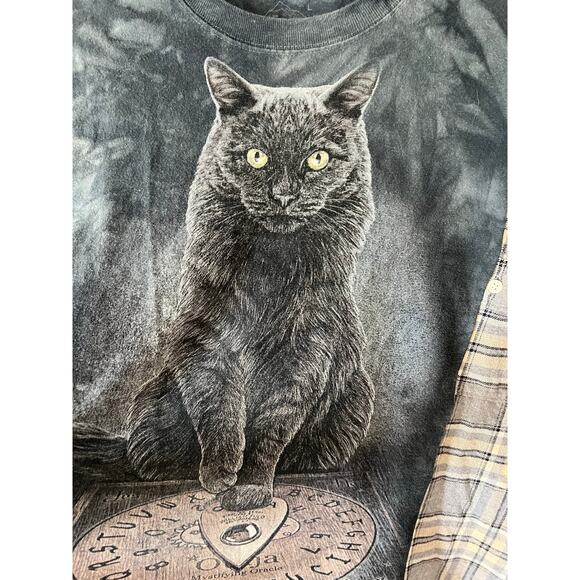 Black cat Ouija Board shirt, upcycled flannel t-shirt, Halloween spooky XL - Picture 3 of 7